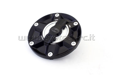 Quick release fuel cap 1/4 turn